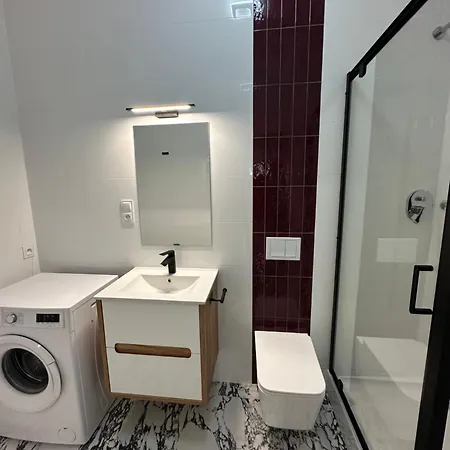 Mieszkanie Kompletnie Wyposazony Wifi Parking Niedaleko Centrum アパート