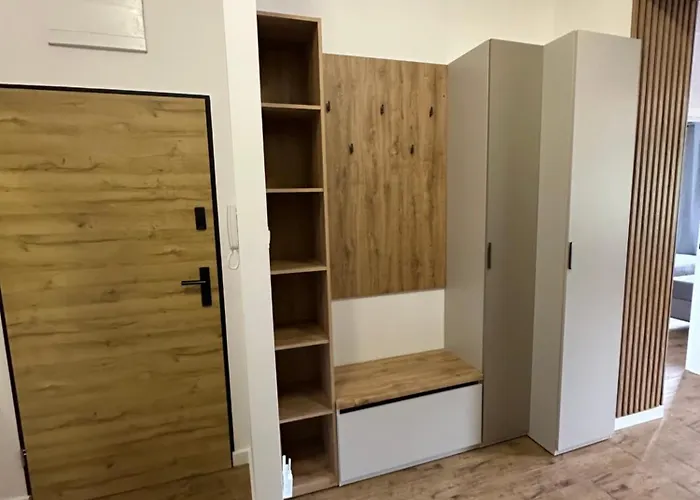 Lägenhet Mieszkanie Kompletnie Wyposazony Wifi Parking Niedaleko Centrum *